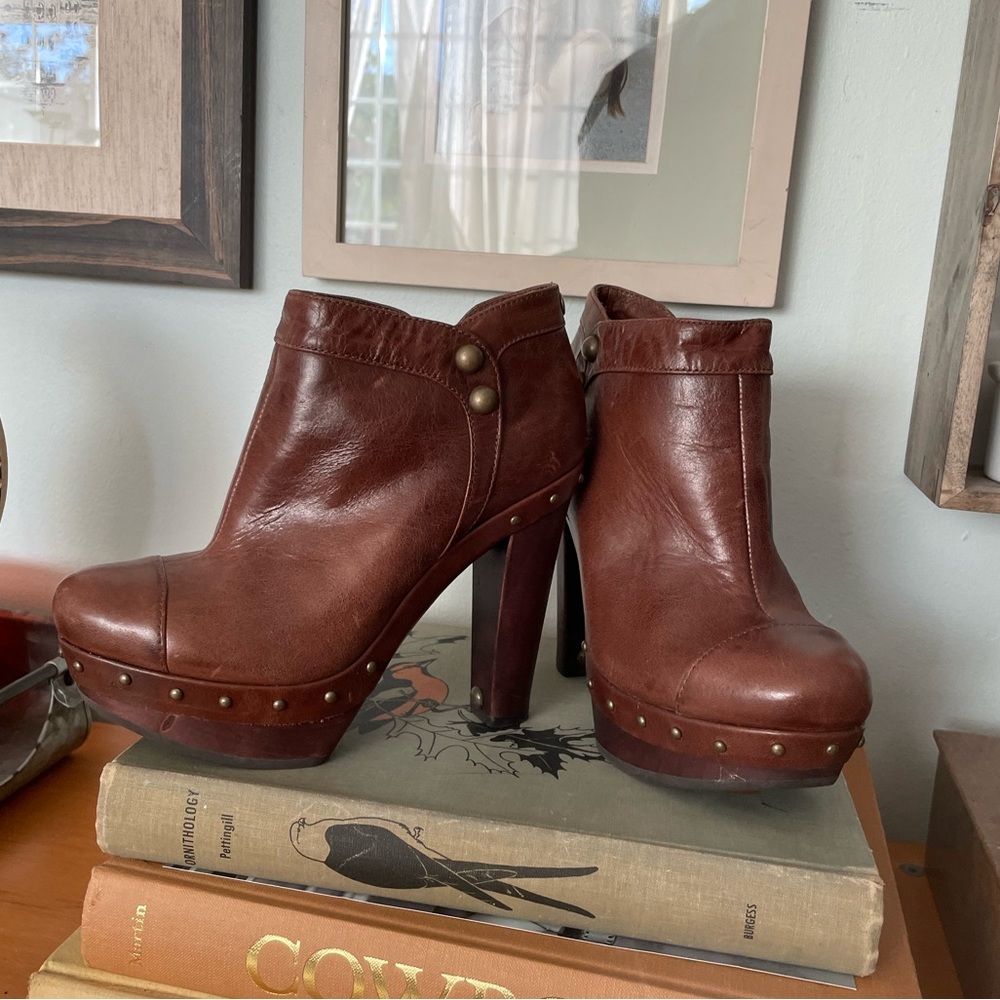 UGG Brown Leather Ankle Boots